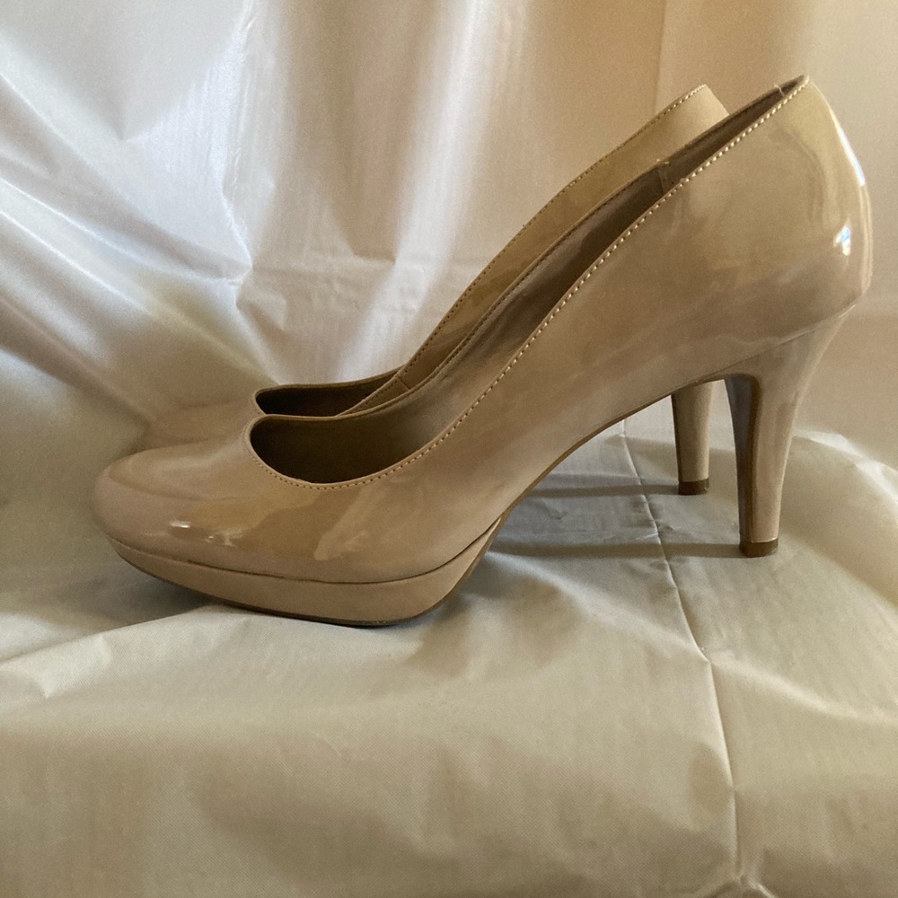 Alfani Nude Patent Leather 10M heels